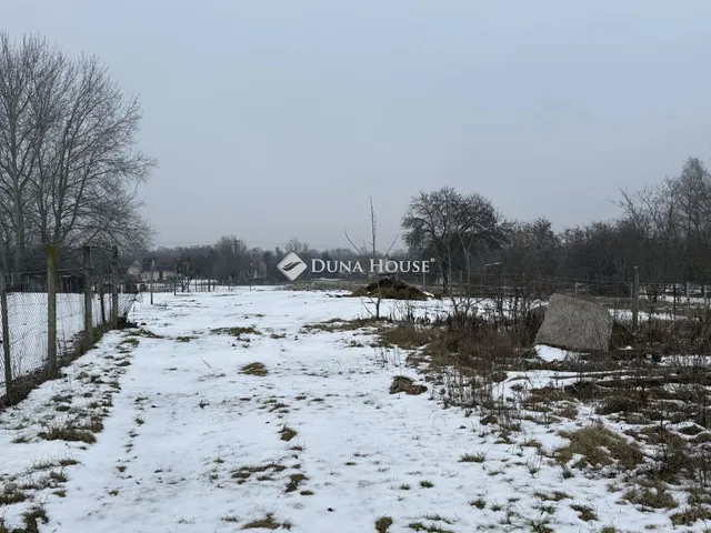 Eladó telek Győr 1686 nm