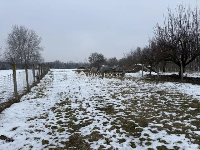 Eladó telek Győr 1686 nm