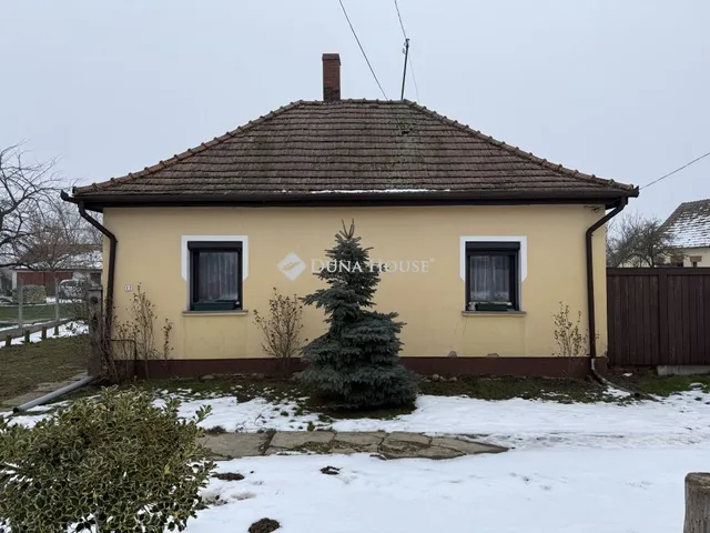 Eladó ház Bogyoszló 75 nm