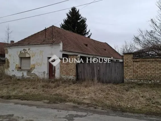 Eladó ház Pápateszér 85 nm