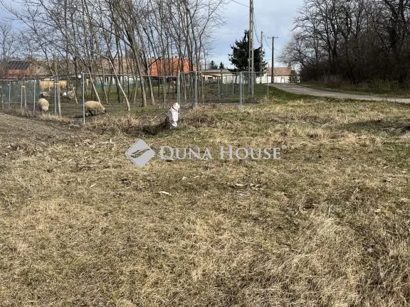 Eladó telek Bakonyszombathely, Nincs utca 1683 nm