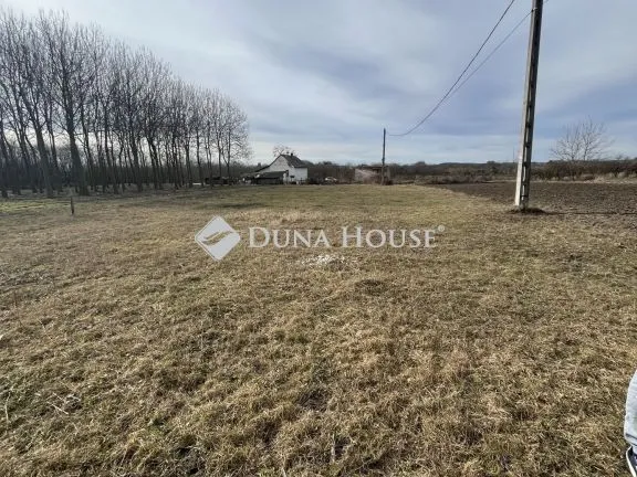Eladó telek Bakonyszombathely, Nincs utca 1683 nm
