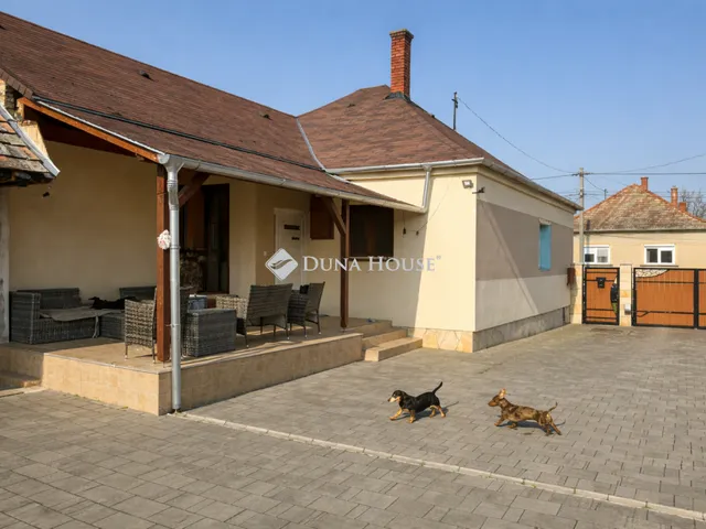 Eladó ház Gyömöre 94 nm