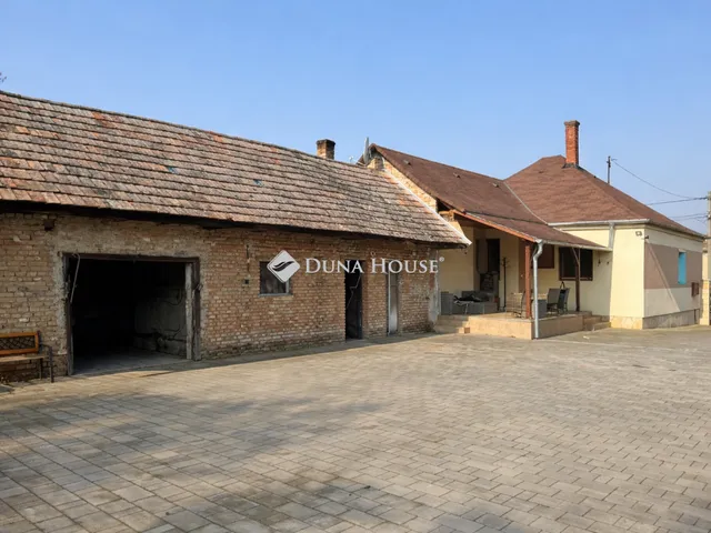 Eladó ház Gyömöre 94 nm