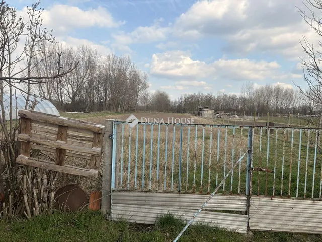 Eladó ház Szárföld 76 nm