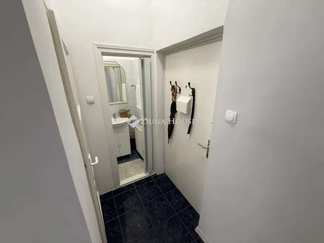 Eladó lakás Győr 28 nm