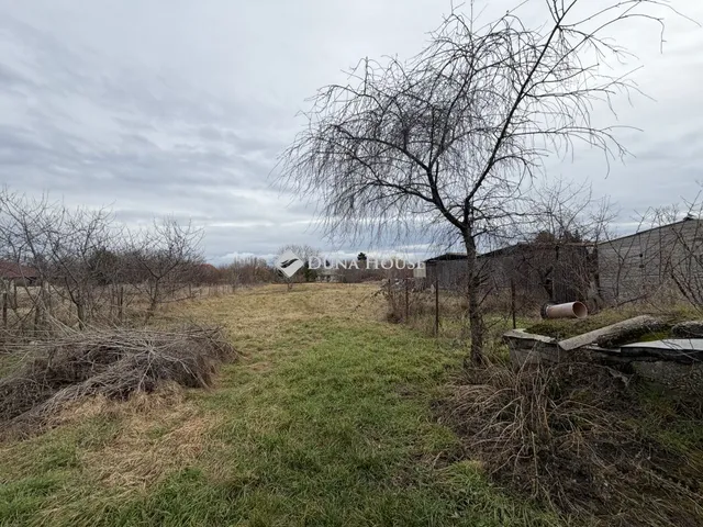 Eladó telek Tét 1200 nm