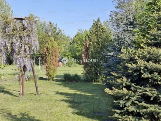 Eladó telek Győr 1240 nm