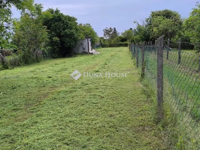 Eladó telek Győr 804 nm