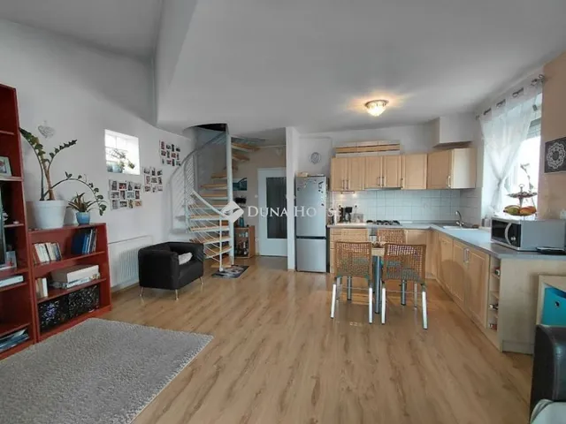 Eladó lakás Győr 73 nm