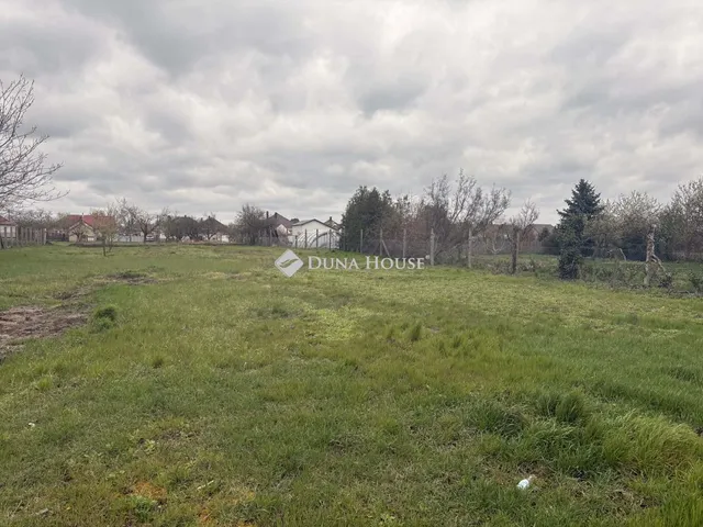 Eladó telek Tét 1912 nm