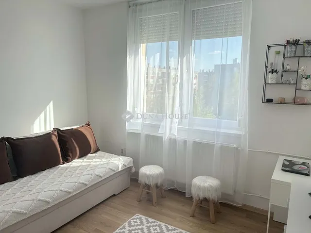 Eladó lakás Komárom 53 nm