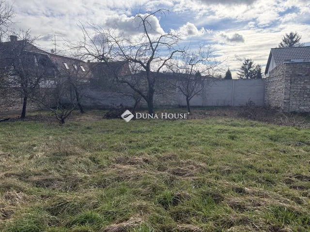 Eladó telek Győr 640 nm