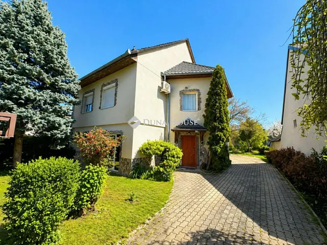 Eladó ház Győrzámoly 195 nm