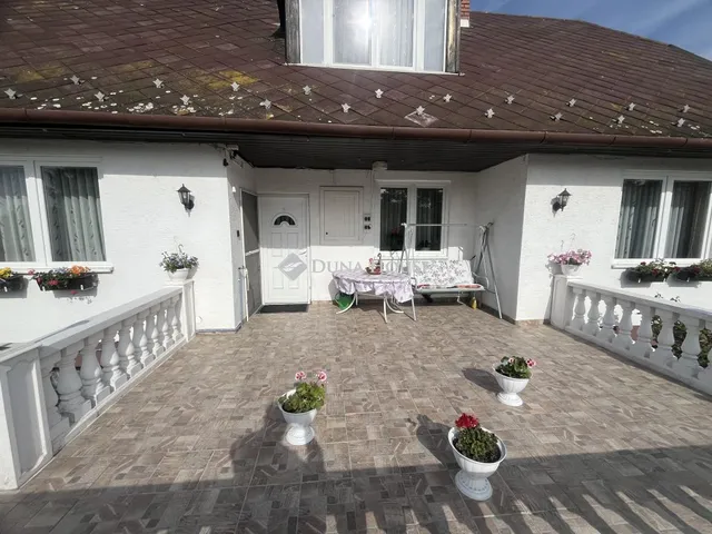 Eladó ház Halászi 251 nm