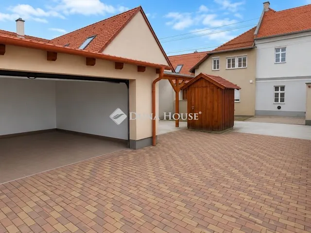 Eladó telek Győr 160 nm
