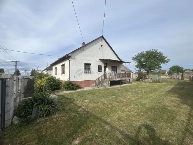 Eladó ház Dunaszeg 100 nm