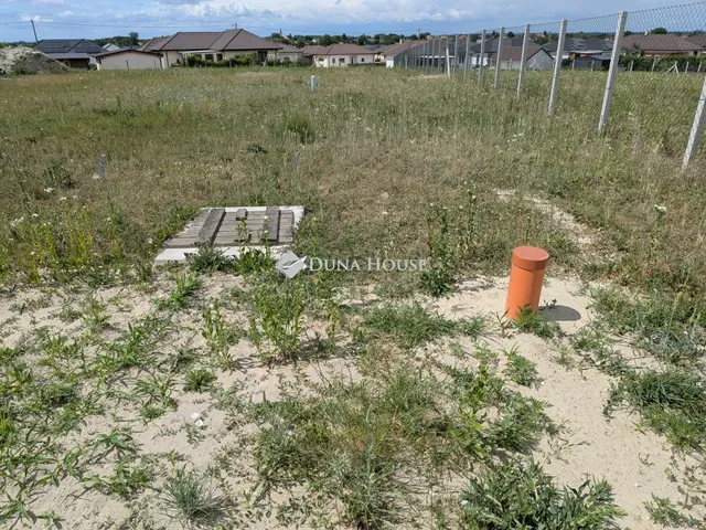 Eladó telek Pér 1646 nm