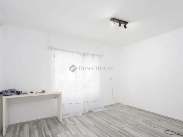 Eladó ház Tét 30 nm