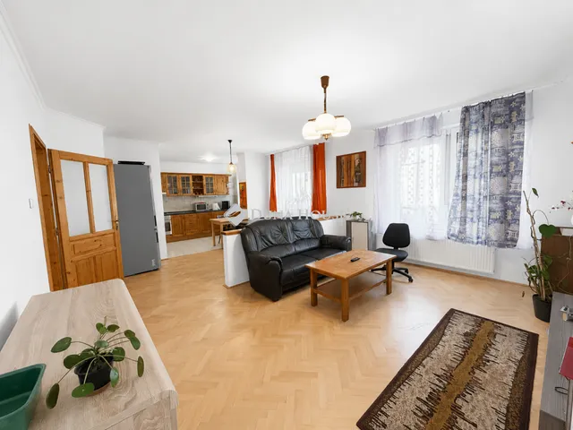 Eladó lakás Győr 86 nm