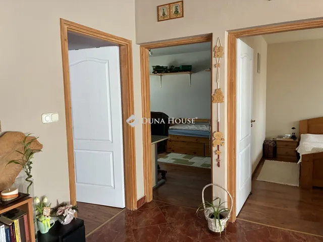 Eladó ház Komárom 250 nm