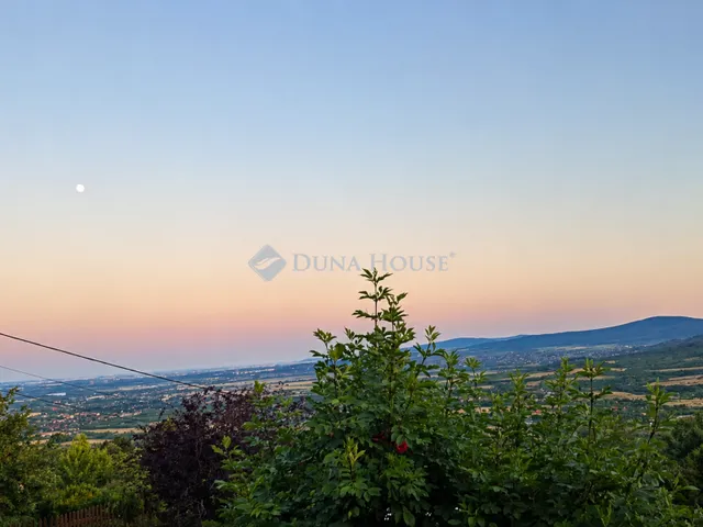 Eladó telek Szentendre 735 nm