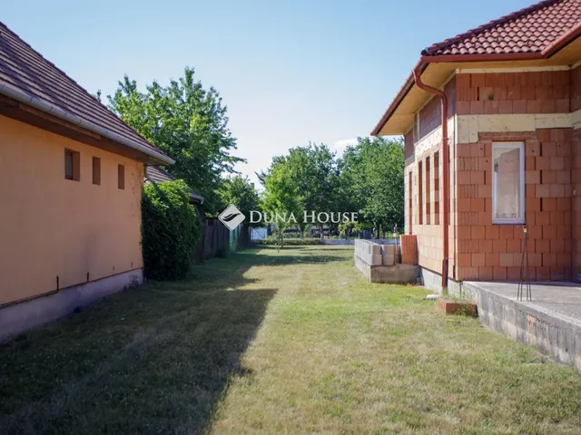 Eladó ház Lébény 286 nm