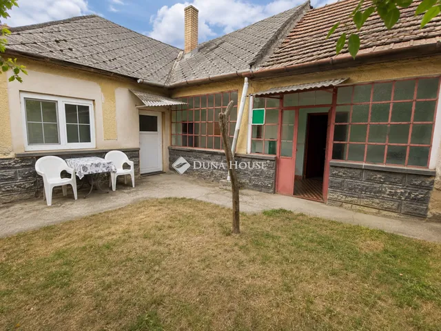 Eladó ház Tényő 105 nm