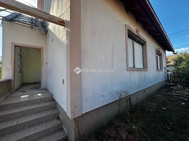 Eladó ház Tét 90 nm