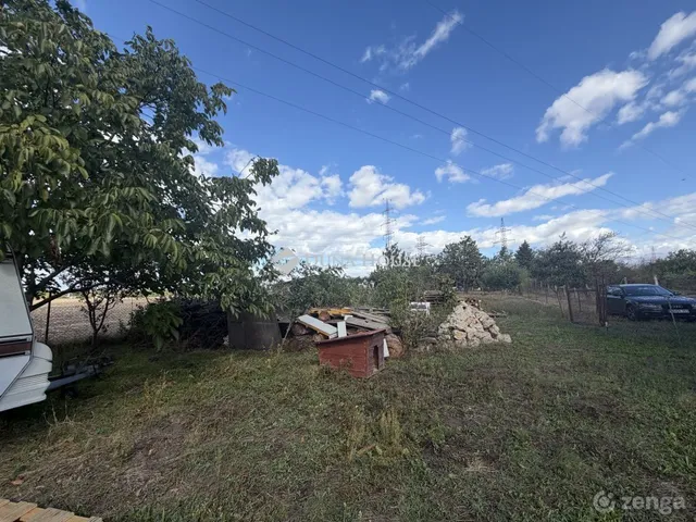 Eladó telek Győrújbarát 1000 nm