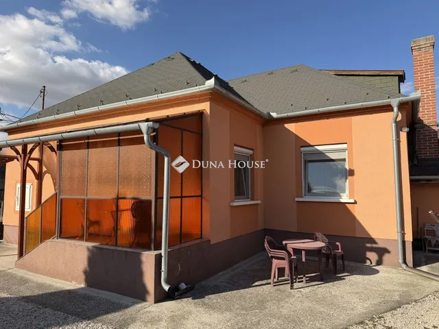 Eladó ház Bana 92 nm