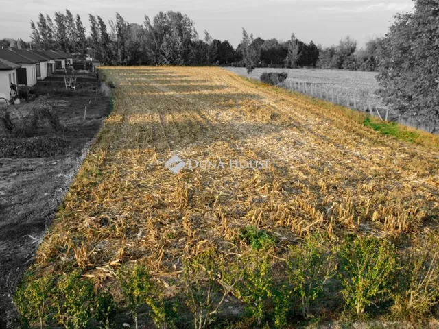 Eladó telek Vámosszabadi 5182 nm