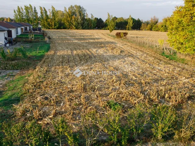 Eladó telek Vámosszabadi 5182 nm