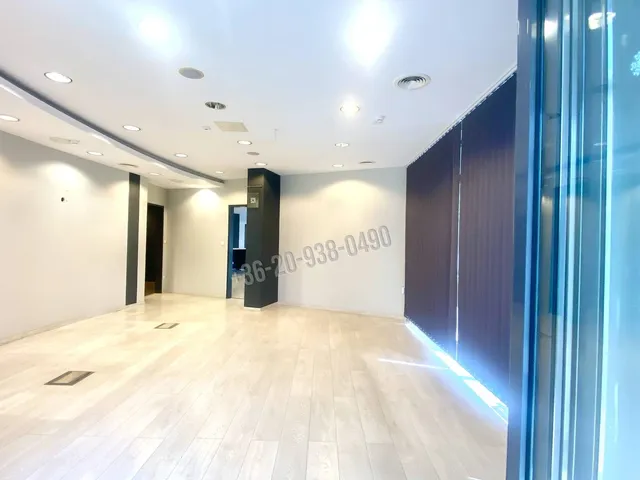 Kiadó kereskedelmi és ipari ingatlan Budapest X. kerület, Ligettelek, Kőrösi Csoma Sándor út 231 nm