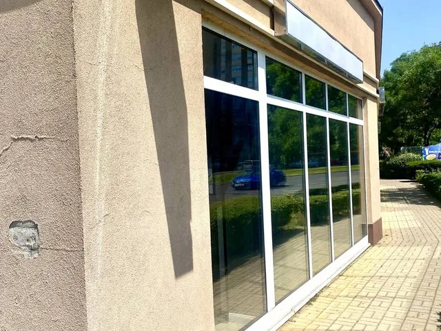 Kiadó kereskedelmi és ipari ingatlan Budapest X. kerület, Ligettelek 231 nm