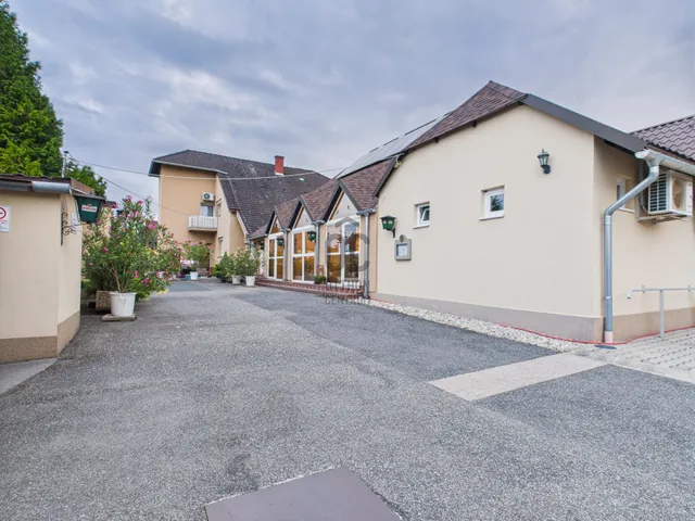 Eladó kereskedelmi és ipari ingatlan Győr, Győrszentiván 648 nm