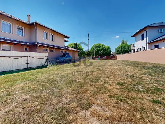Eladó telek Százhalombatta, Óváros 724 nm