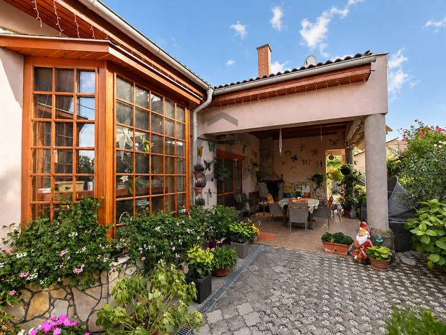 Eladó ház Budapest XXIII. kerület, Soroksár 292 nm