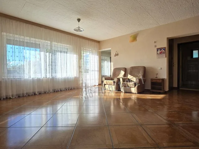 Eladó ház Pécs, Újhegy 221 nm