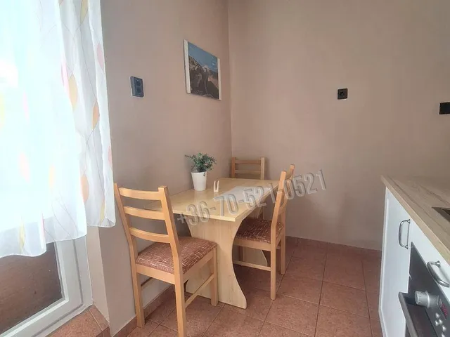 Eladó lakás Pécs, Kertváros, Szabó Ervin tér 52 nm