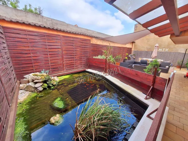 Eladó ház Pécs, Hajnal utca 155 nm