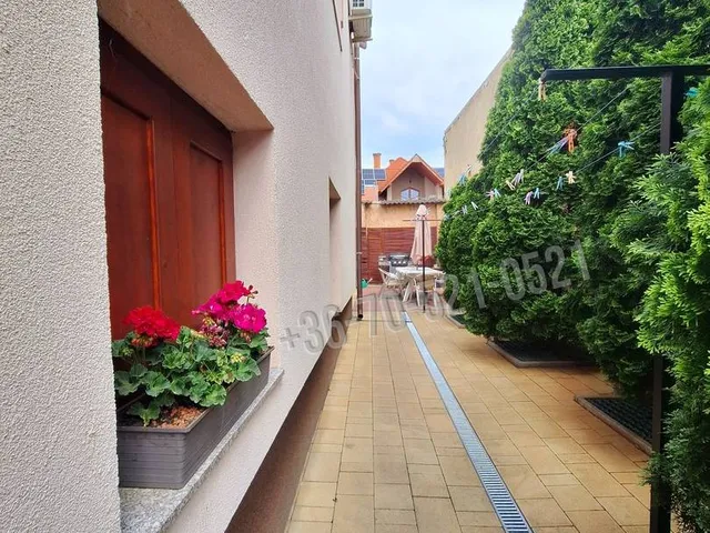 Eladó ház Pécs, Hajnal utca 155 nm