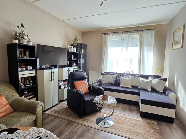 Eladó lakás Pécs, Kertváros 37 nm