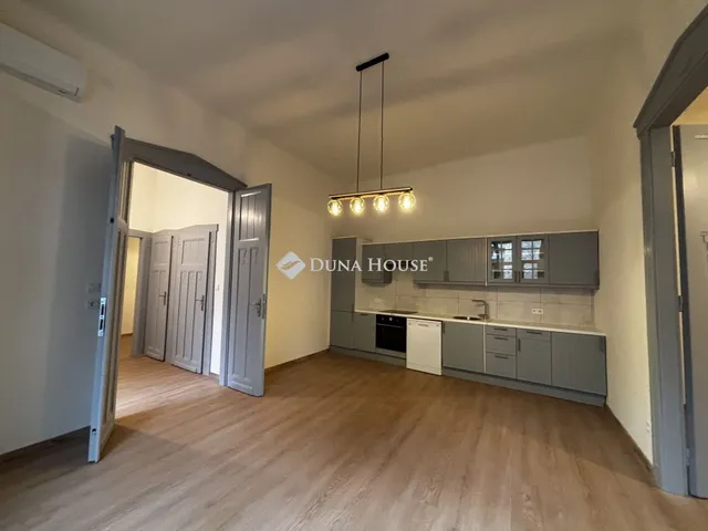 Eladó lakás Budapest VI. kerület 64 nm