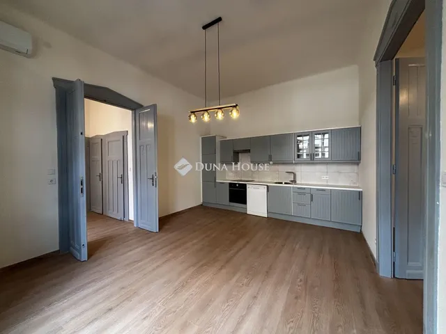 Eladó lakás Budapest VI. kerület 64 nm