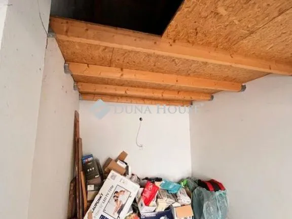 Eladó kereskedelmi és ipari ingatlan Szeged, Nádas utca 15 nm