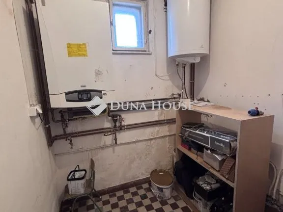 Eladó ház Baks, Fő utca 205 nm