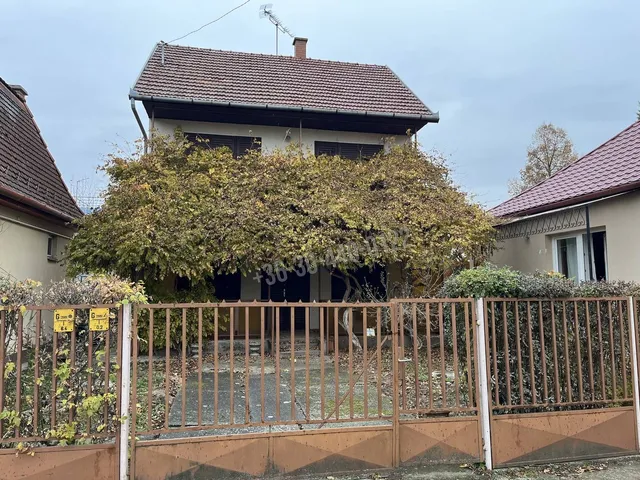 Eladó üdülő és hétvégi ház Hajdúszoboszló, Szegfű utca 80 nm