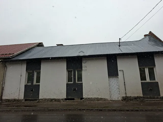 Eladó ház Salgótarján, Baglyasalja 300 nm
