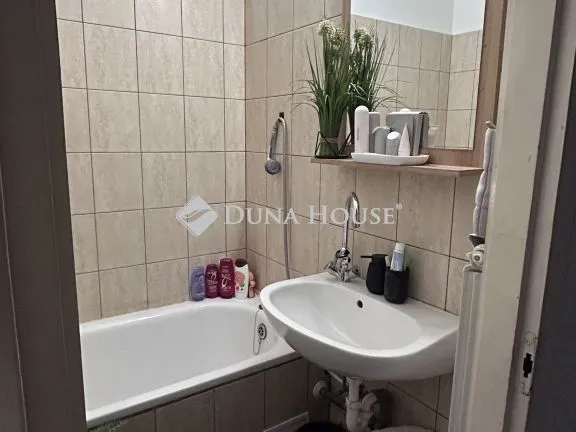 Eladó lakás Budapest XVII. kerület, Újlak utca 51 nm